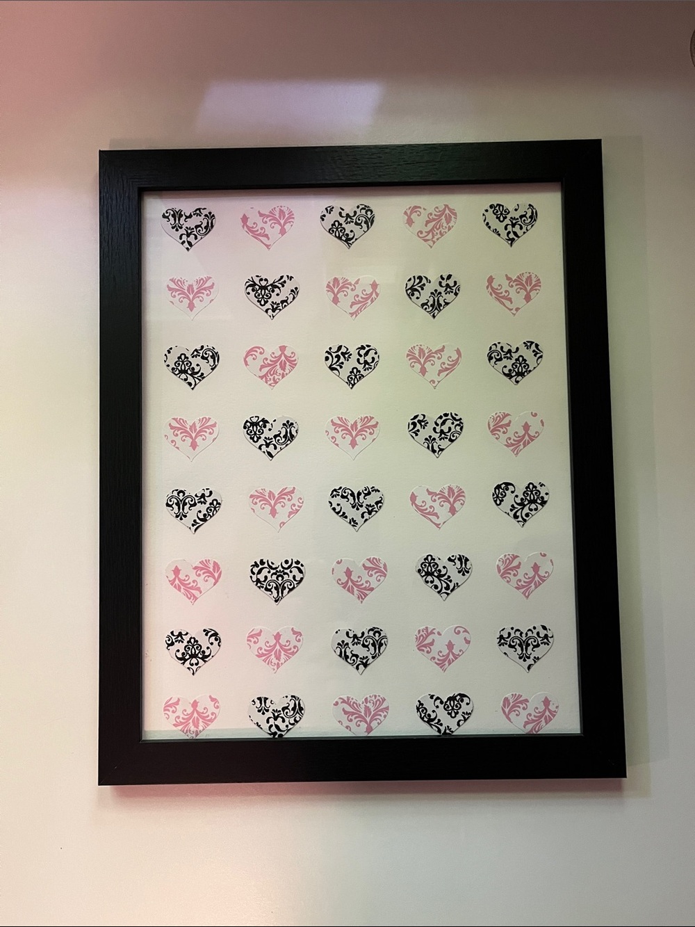 🖤💕 Framed Pink & Black Damask Heart Artwork – 16” x 12.5” Black Frame